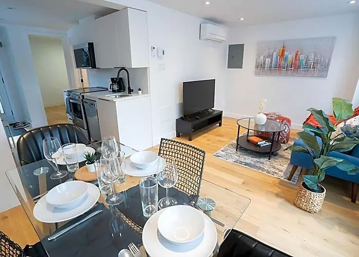 Beautiful 1 Bedr In Old Port - 4Mins From Metro